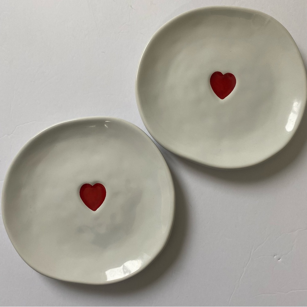 Williams Sonoma Red Heart Plates 9.5 Stoneware Valentine’s Day Love EUC Rustic